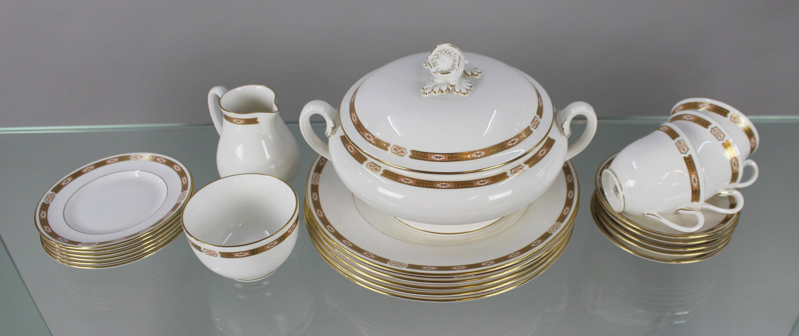 Title: Royal Worcester Grosvenor White & Gold Part Dinner Service Description: Royal Worcester - 9