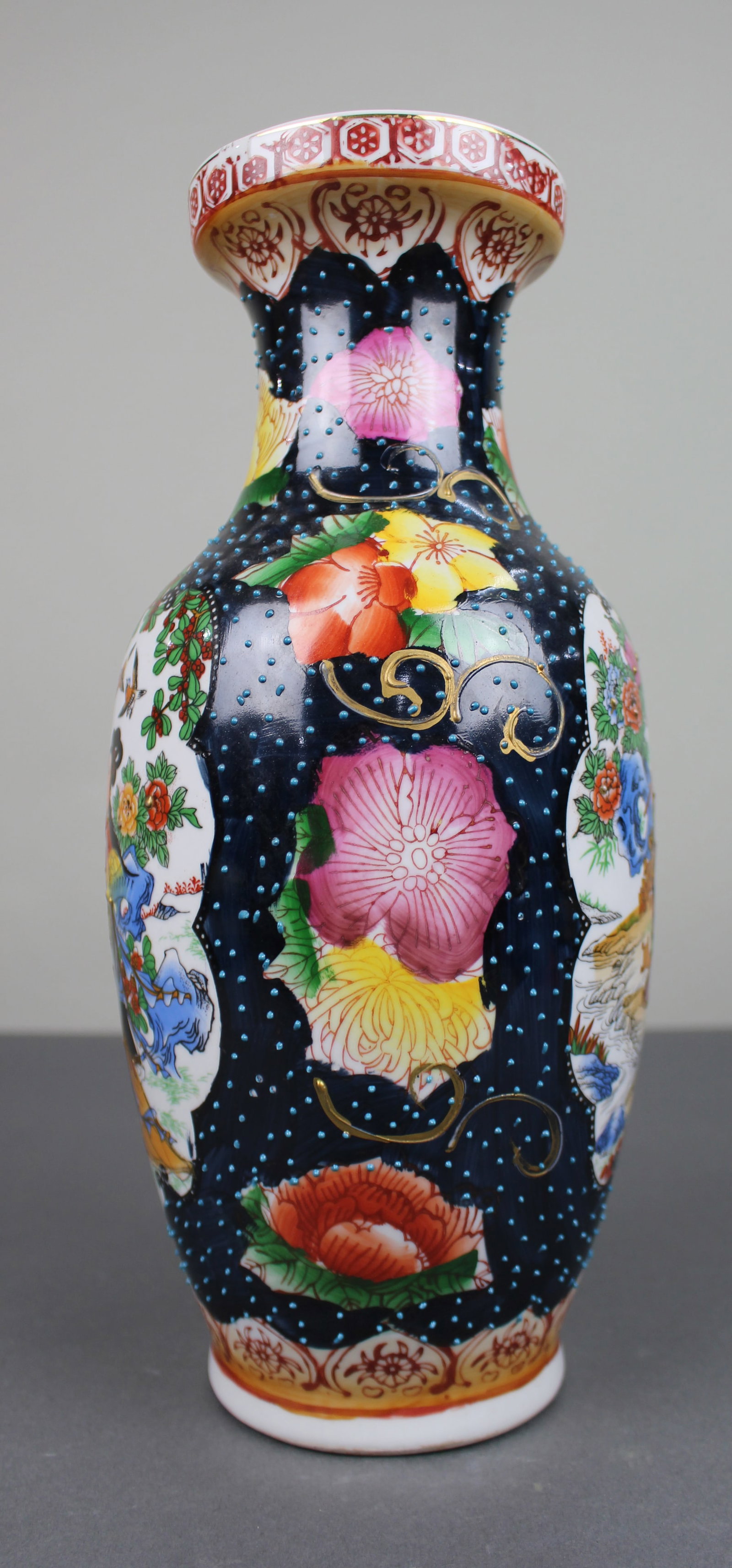 Title: Decorative Japanese Porcelain Vase, Mid to Late 20th Century Description: Decorative Japanese - 3
