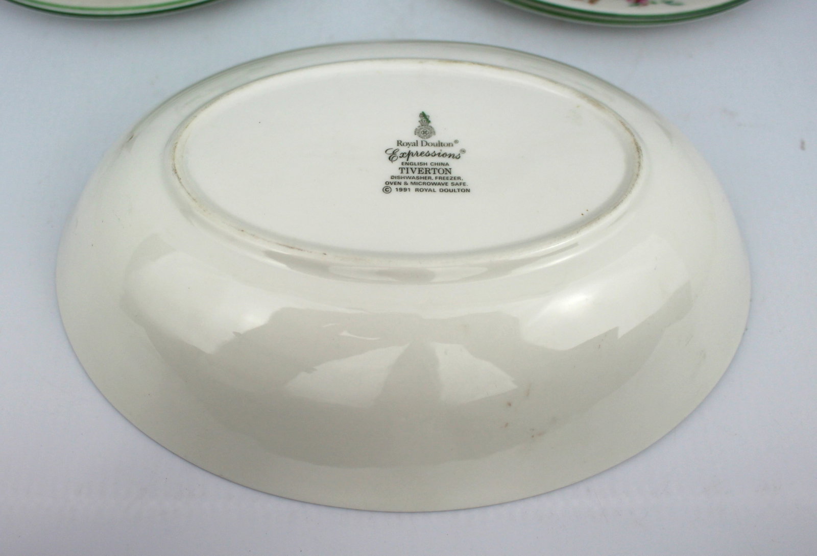 Title: 13 Pieces of Royal Doulton Tiverton Pattern Description: 13 Pieces of Royal Doulton - 3