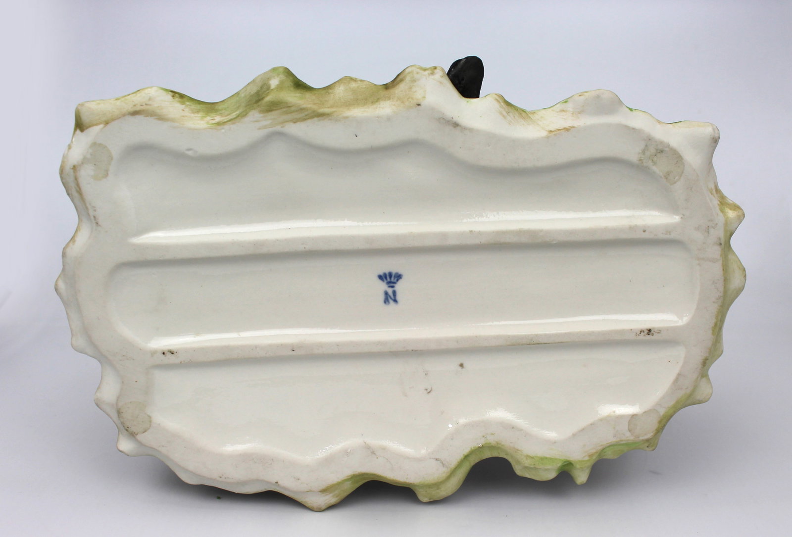 Title: Capodimonte Lady Tramp on Bench Description: Capodimonte Lady Tramp on Bench Made in Italy, - 6