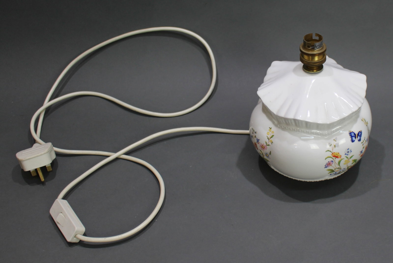 Title: Aynsley Porcelain Butterfly Table Lamp Description: Aynsley Porcelain Butterfly Table Lamp (1 of 3)