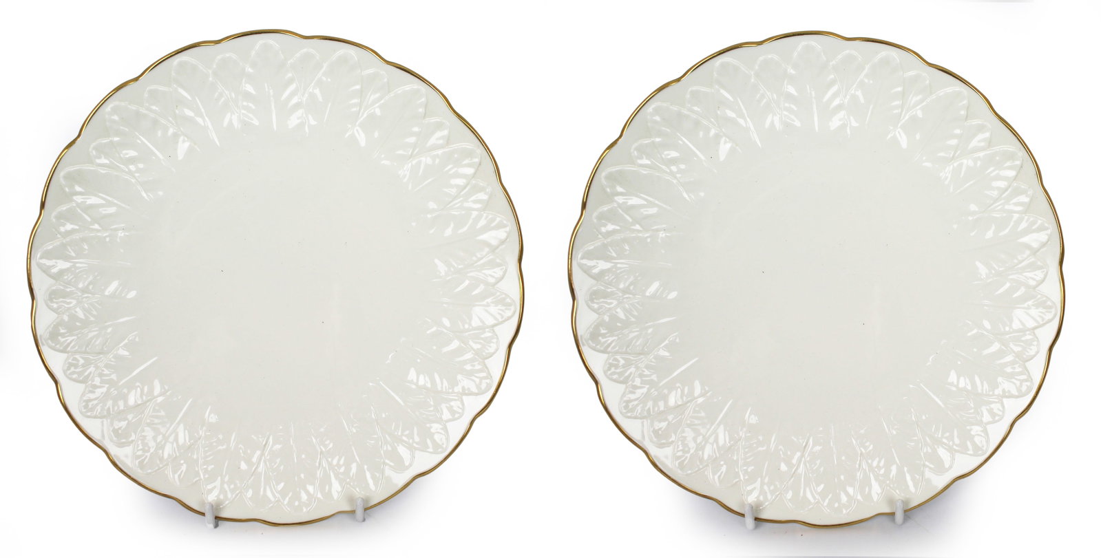 Title: Pair of Royal Worcester Fern Leaf Plates Description: Pair of Royal Worcester Fern Leaf: Title: Pair of Royal Worcester Fern Leaf Plates Description: Pair of Royal Worcester Fern Leaf Plates Royal Worcester. 2 matching plates. Width: 24 cm. Very good condition; no chips, cracks or repairs