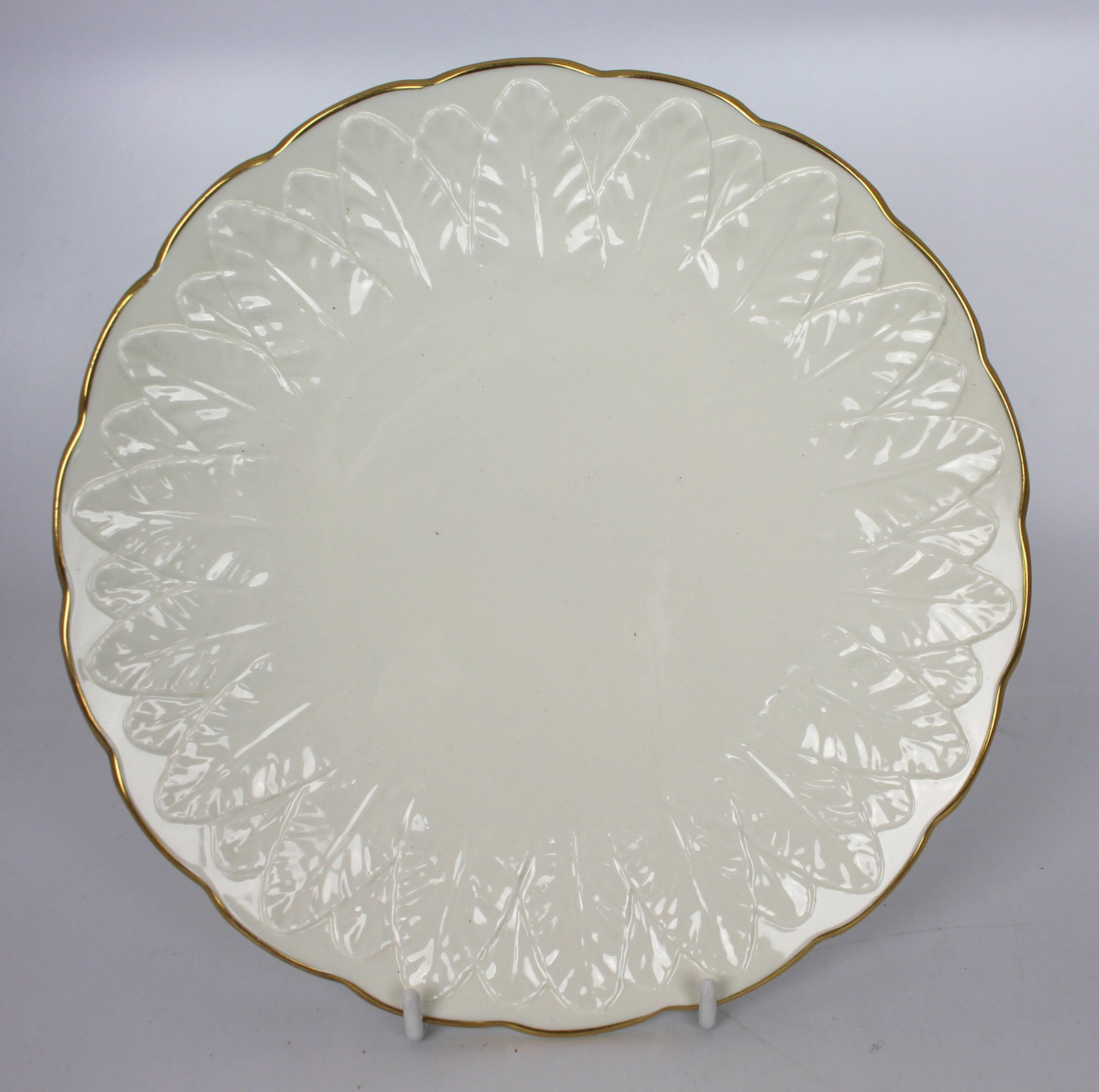Title: Pair of Royal Worcester Fern Leaf Plates Description: Pair of Royal Worcester Fern Leaf - 2