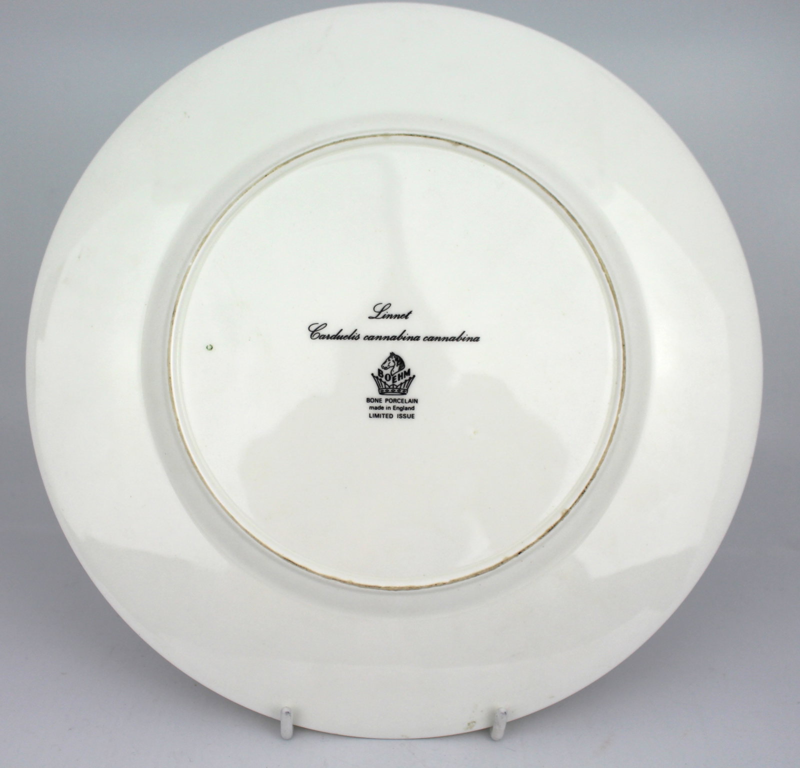 Title: Pair of Boehm Porcelain Bird Plates Description: Pair of Boehm Porcelain Bird Plates - 6