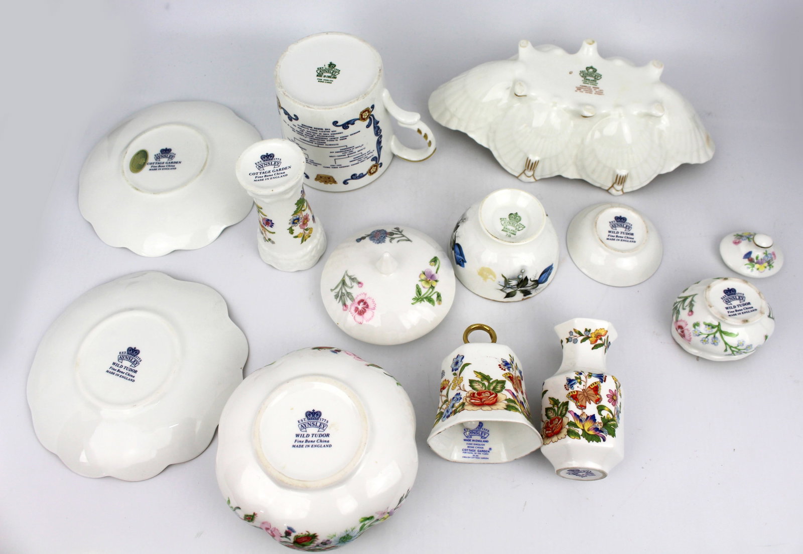 Title: Collection of 11 Pieces of Aynsley Description: Collection of 11 Pieces of Aynsley Bone China - 2