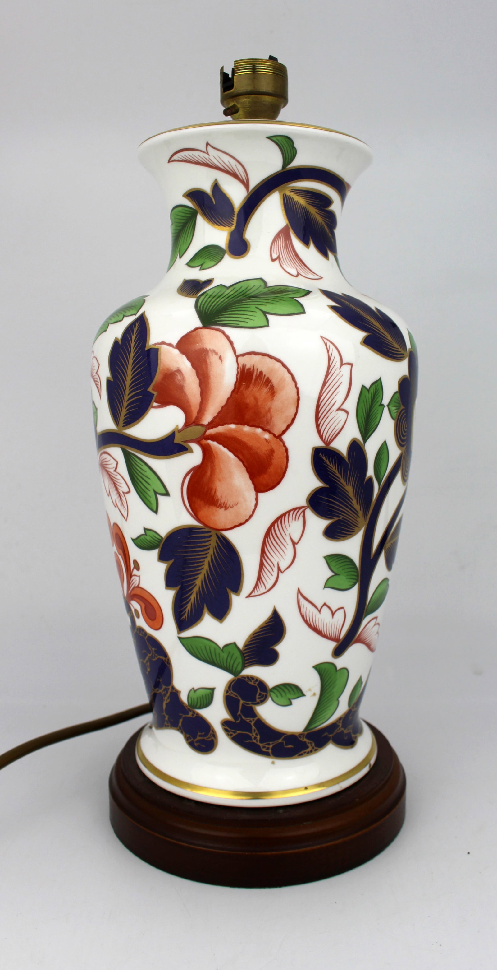 Title: Royal Worcester Porcelain Table Lamp Description: Royal Worcester Porcelain Table Lamp. (1 of 4)