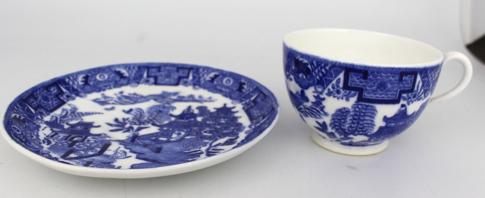 Title: Collection of Antique & Vintage Blue & White Tea Cups & Saucers Description: Collection of - 13