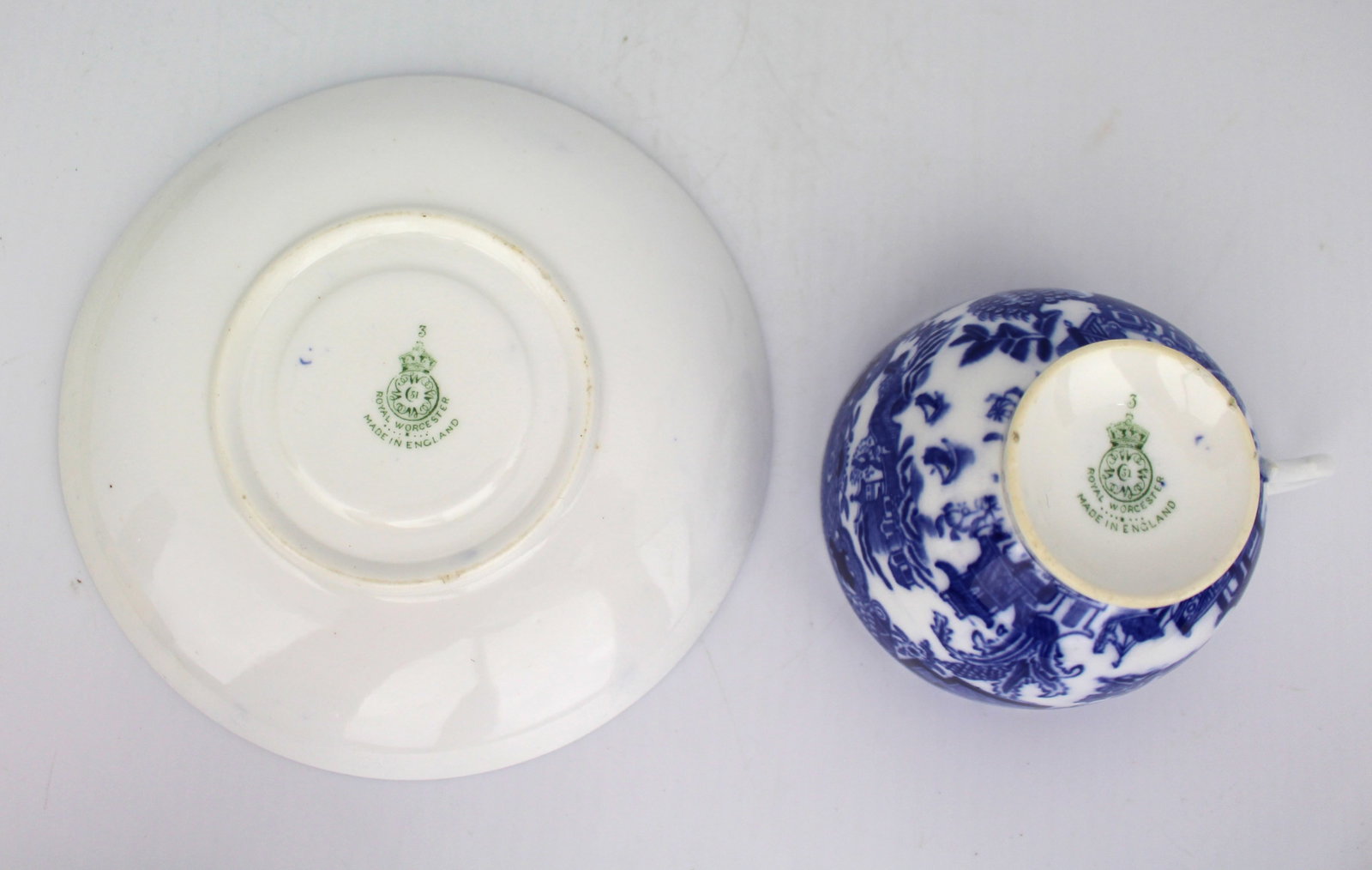 Title: Collection of Antique & Vintage Blue & White Tea Cups & Saucers Description: Collection of - 15