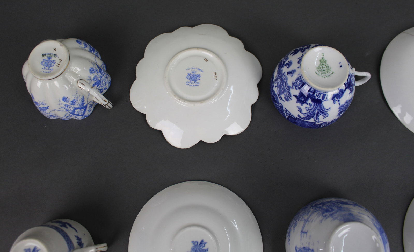 Title: Collection of Antique & Vintage Blue & White Tea Cups & Saucers Description: Collection of - 5