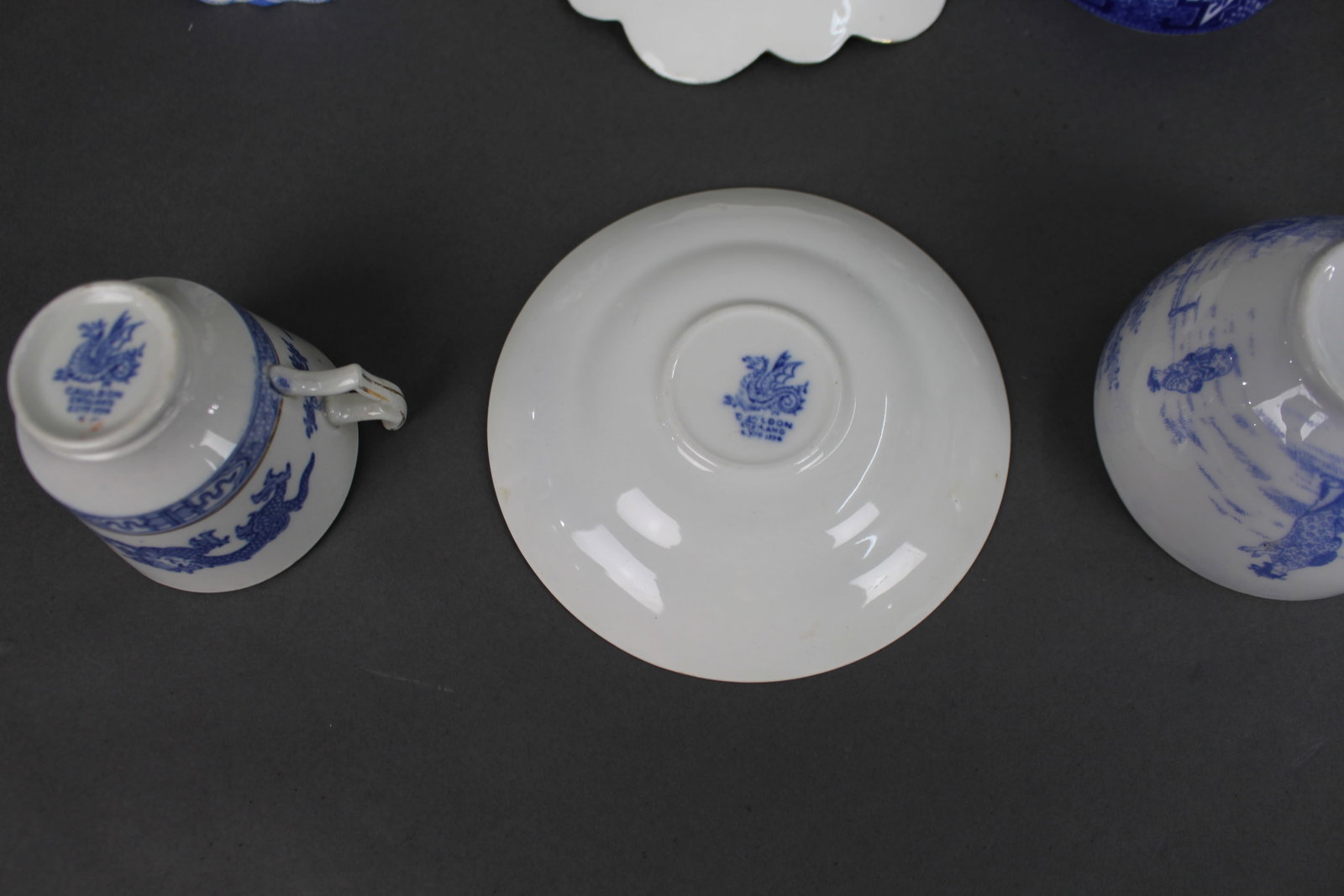 Title: Collection of Antique & Vintage Blue & White Tea Cups & Saucers Description: Collection of - 8