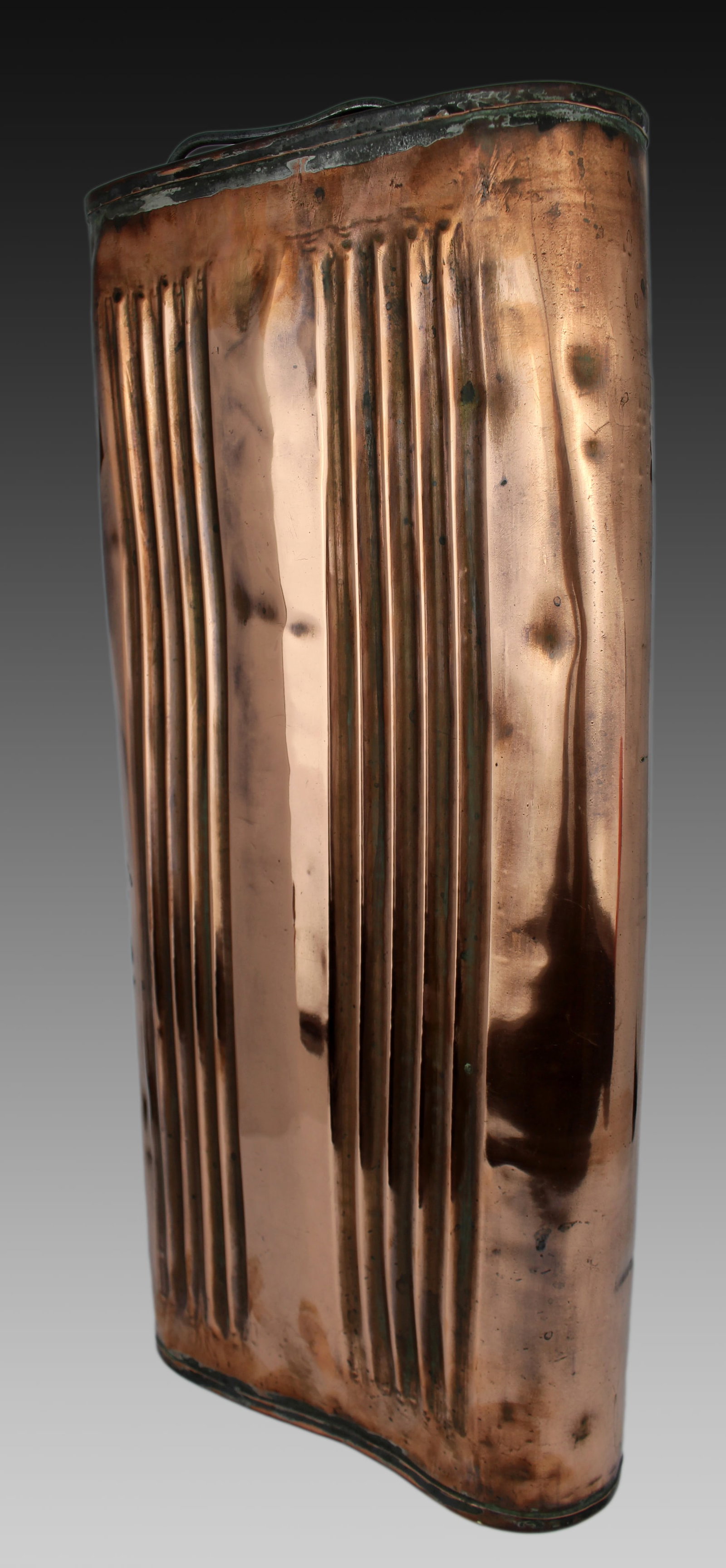 Title: Antique Copper Warmer Description: Large Antique Copper Warmer Antique Copper body, handle, - 2