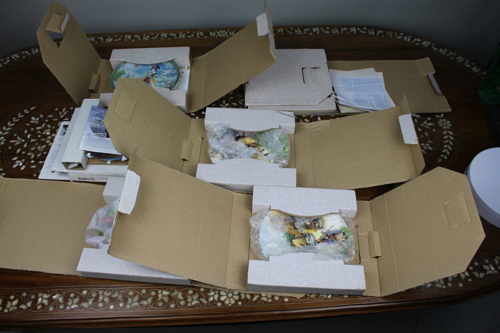 Title: Collection of 6 Collectors Plates Description: Collection of 6 Collectors Plates. All: Title: Collection of 6 Collectors Plates Description: Collection of 6 Collectors Plates. All pictured. In original boxes with certificates etc. Condition: Used Delivery option: Collection &