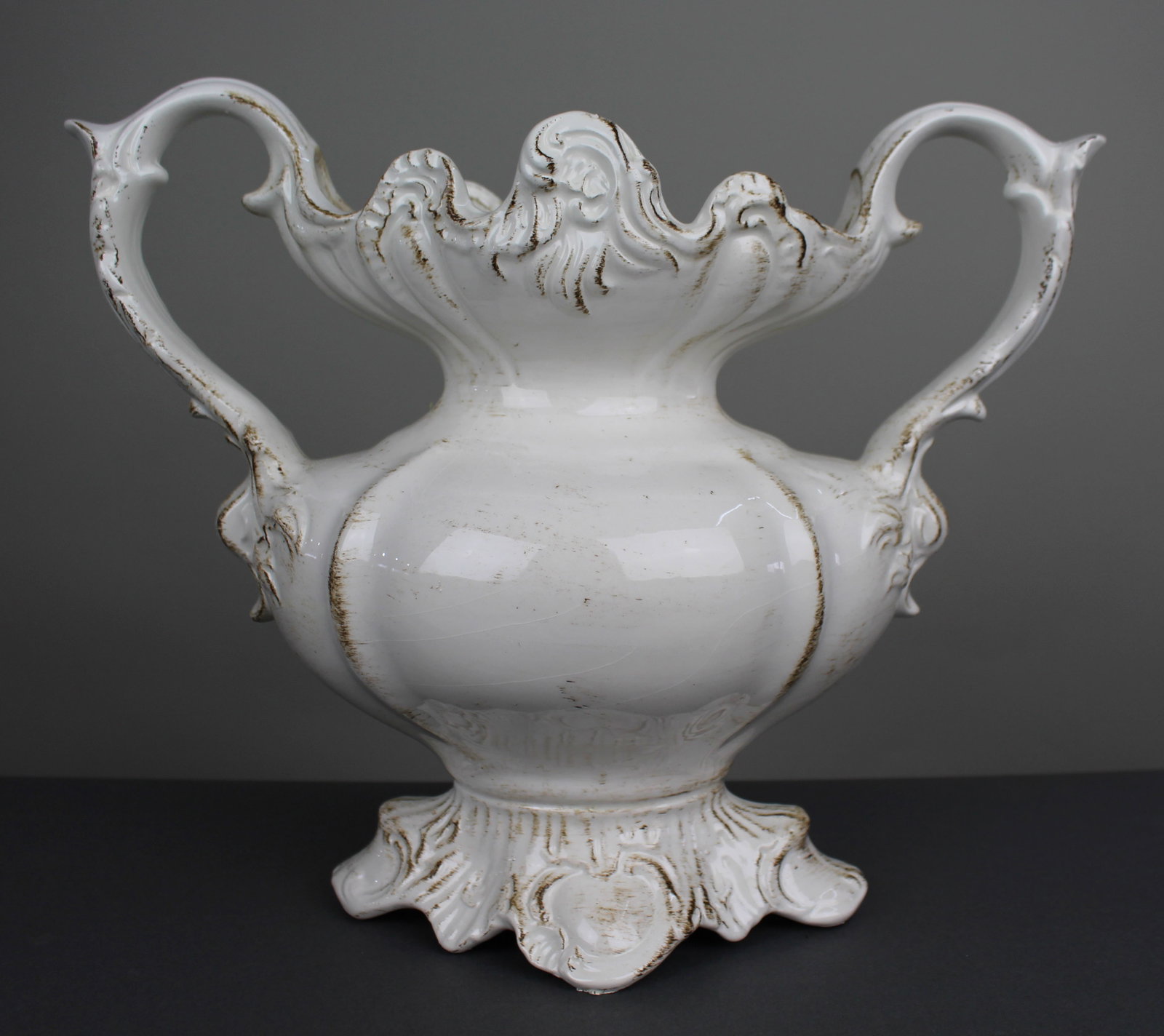 Title: Vintage Italian Porcelain Two Handled Flower Vase Description: Vintage Italian Porcelain (1 of 3)