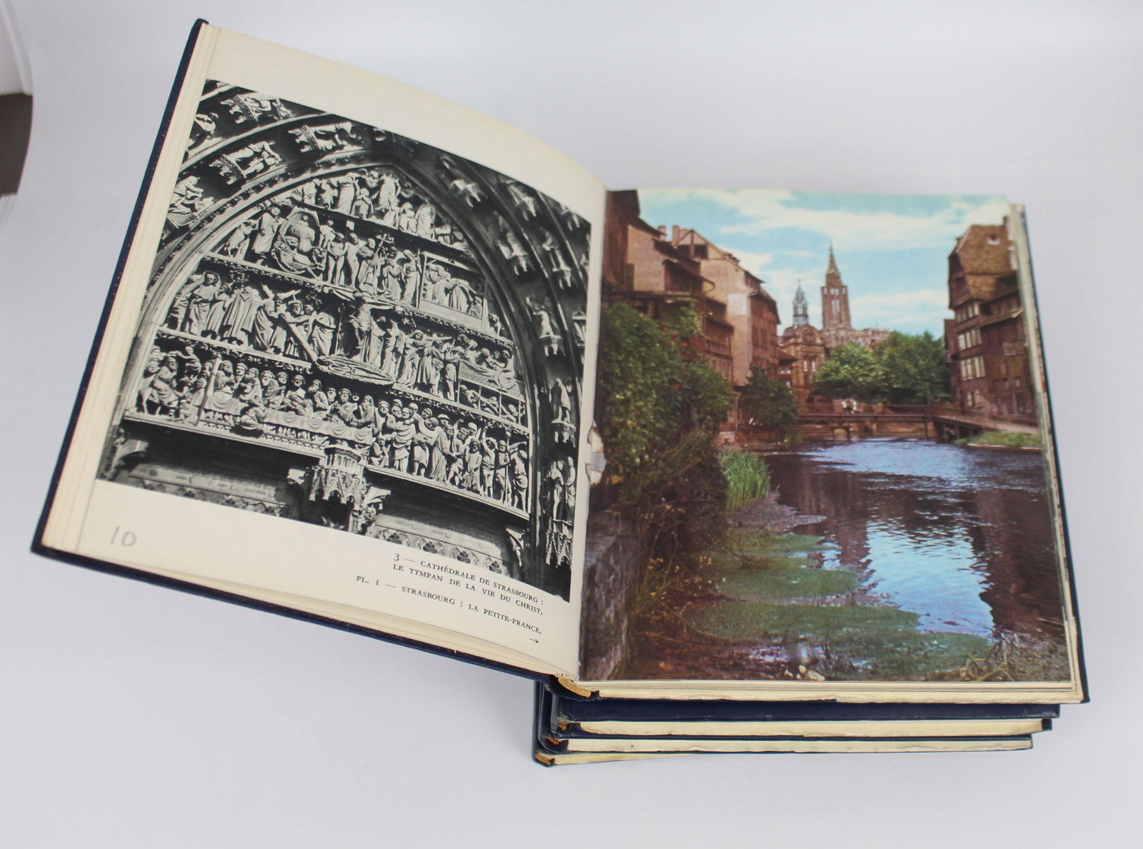 Title: 5 Volumes Les Albums des Guides Bleus, Librairie Hachette – 1950s Description: 5 Volume - 2