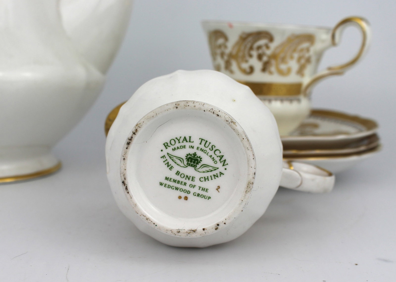 Title: Royal Tuscan White & Gold Tea Pot & Other Service Pieces Description: Royal Tuscan White & - 3