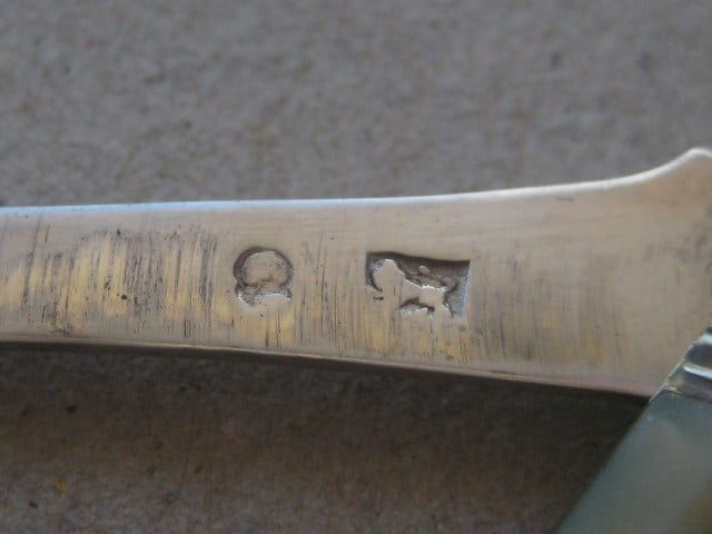 Title: George III Mother of Pearl Hafted Silver Folding Fruit Fork Description: George III - 3