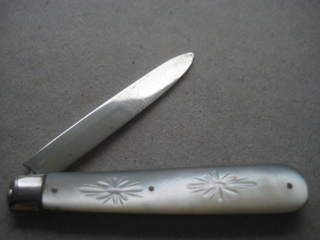 Victorian Mother of Pearl Hafted Silver Bladed Folding Fruit Knife - 2