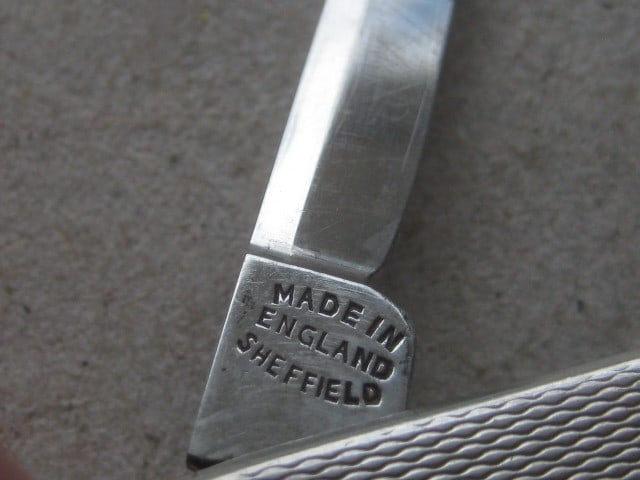 Title: George V RMS Queen Mary Silver Hafted Twin Steel Bladed Folding Penknife Description: - 4