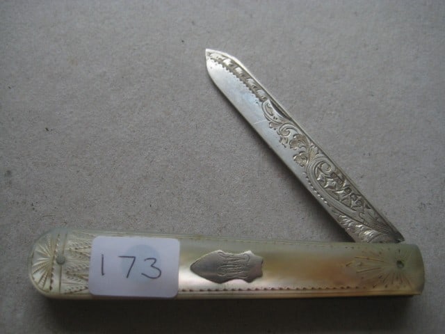 George V Mother of Pearl Hafted Silver Bladed Folding Fruit Knife (1 of 13)