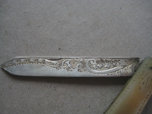 Title: George V Mother of Pearl Hafted Silver Bladed Folding Fruit Knife Description: George V - 6