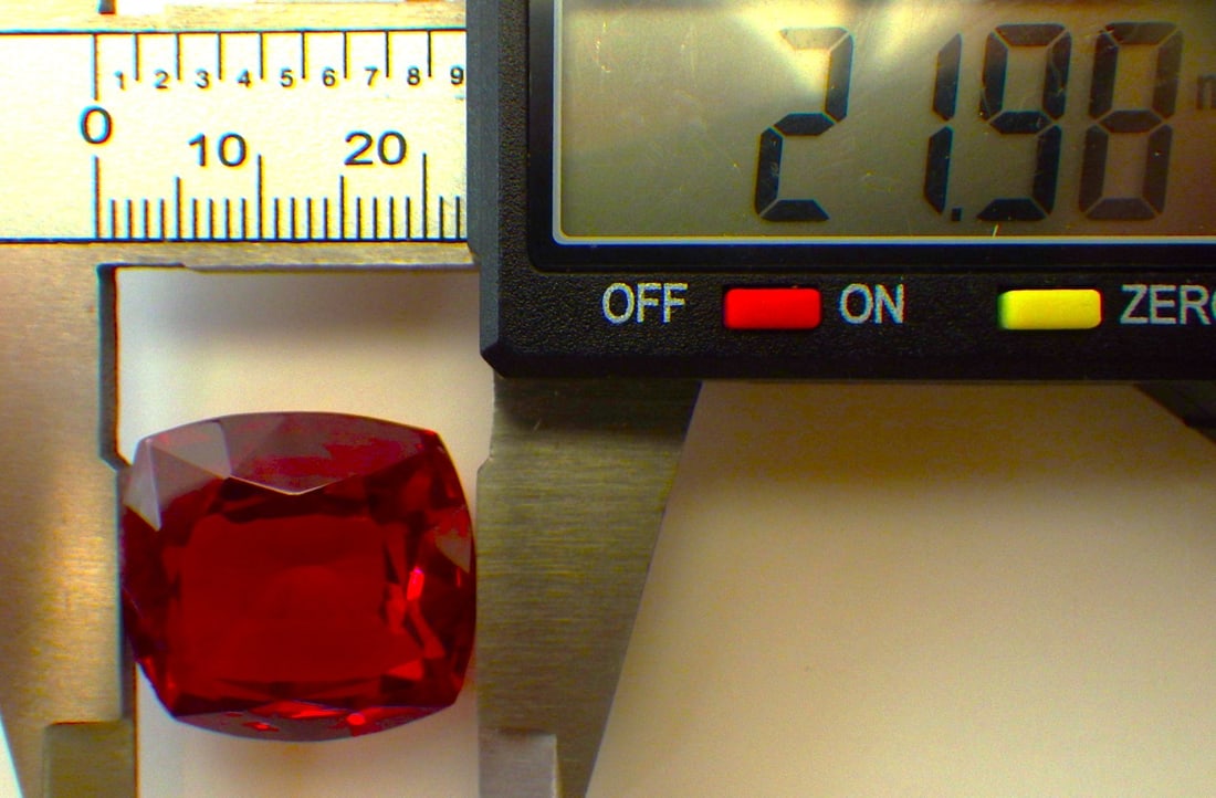 Cushion Cut Ruby 55 Carats - 4