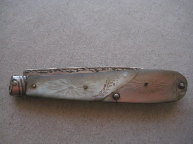 Title: Rare George III Mother of Pearl Hafted Silver Bladed Folding Fruit Knife Description: R - 13