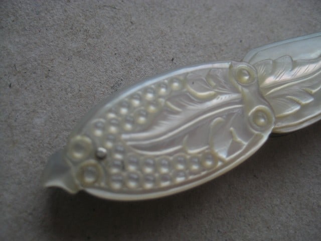 Title: Victorian Mother of Pearl Hafted Silver Folding Fruit Fork Description: Victorian Mothe - 3