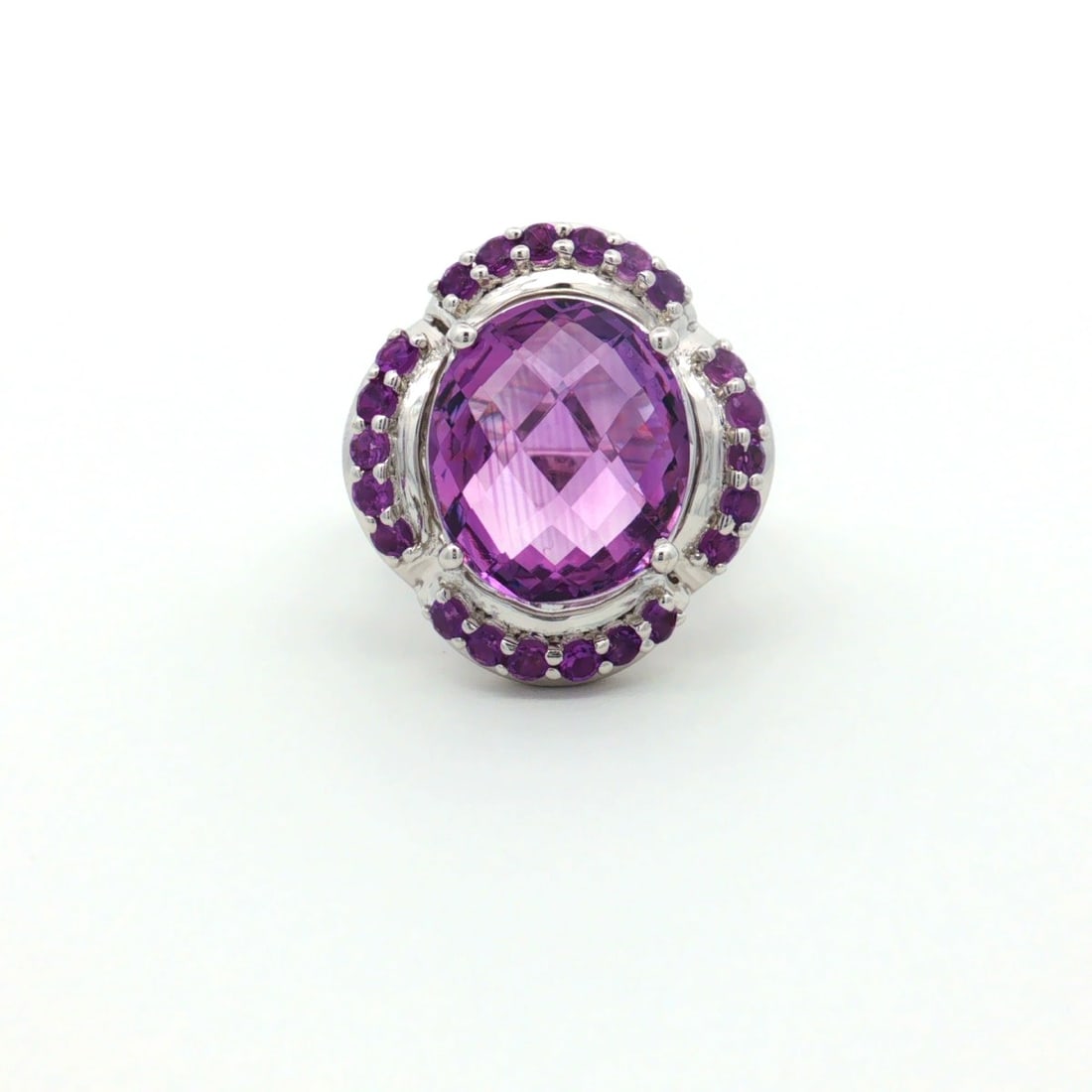 HRD Certified Brazil Amethyst & African Amethyst Ring – 925 Sterling Silver: Title: HRD Certified Brazil Amethyst & African Amethyst Ring – 925 Sterling Silver Description: A fine 925 Sterling Silver ring featuring a Brazil Amethyst oval centre stone complemented by