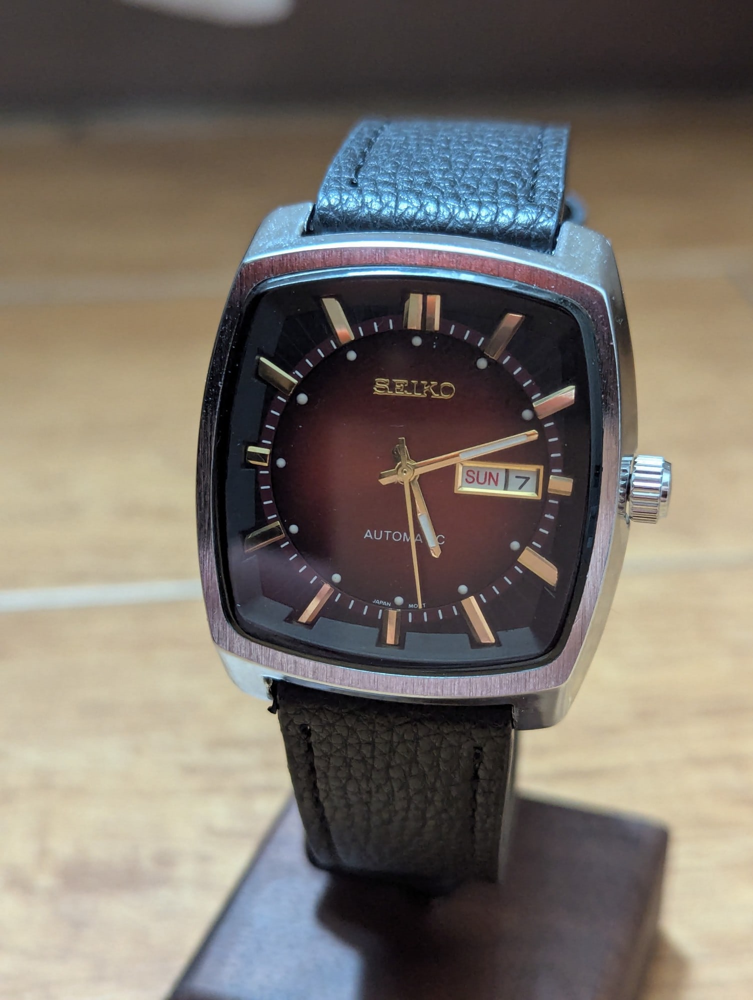 Seiko Automatic Day-Date – Tonneau Case, Brown Sunburst Dial - 4