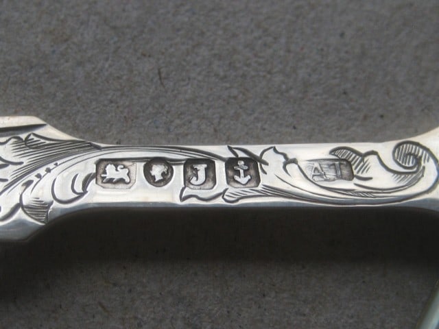 Title: Victorian Mother of Pearl Hafted Silver Bladed Folding Fruit Fork Description: Victoria - 6
