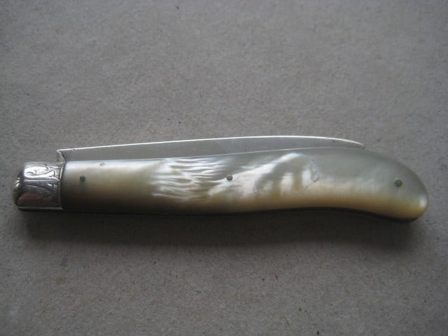 Title: Victorian Mother of Pearl Hafted Silver Bladed Folding Fruit Knife Description: Victorian - 9