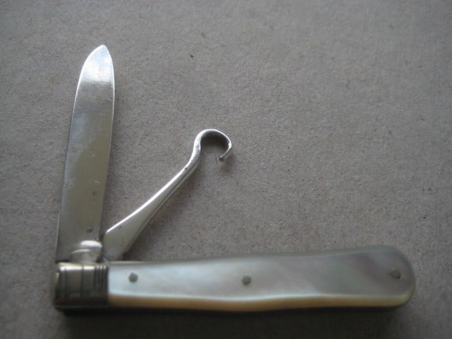 Victorian Mother of Pearl Hafted Twin Silver Bladed Folding Fruit Knife - 2