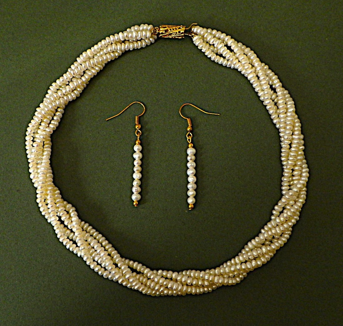 Five Strand Natural White Pearl Necklace & Earrings Boxed Set: Title: Five Strand Natural White Pearl Necklace & Earrings Boxed Set Description: A beautiful choker necklace consisting of a torsade of five strings of pearls with high lustre and good