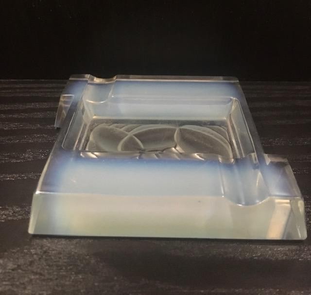 Andre Hunebelle (1896-1985) Art Deco, Opalescent Ashtray, Swimmers, Signed, 1930 - 19