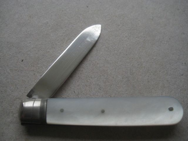 Title: George V Mother of Pearl Hafted Silver Bladed Folding Fruit Knife Description: George V - 2