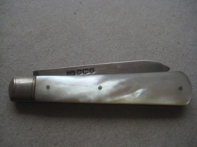 Title: George V Mother of Pearl Hafted Silver Bladed Folding Fruit Knife Description: George V - 9