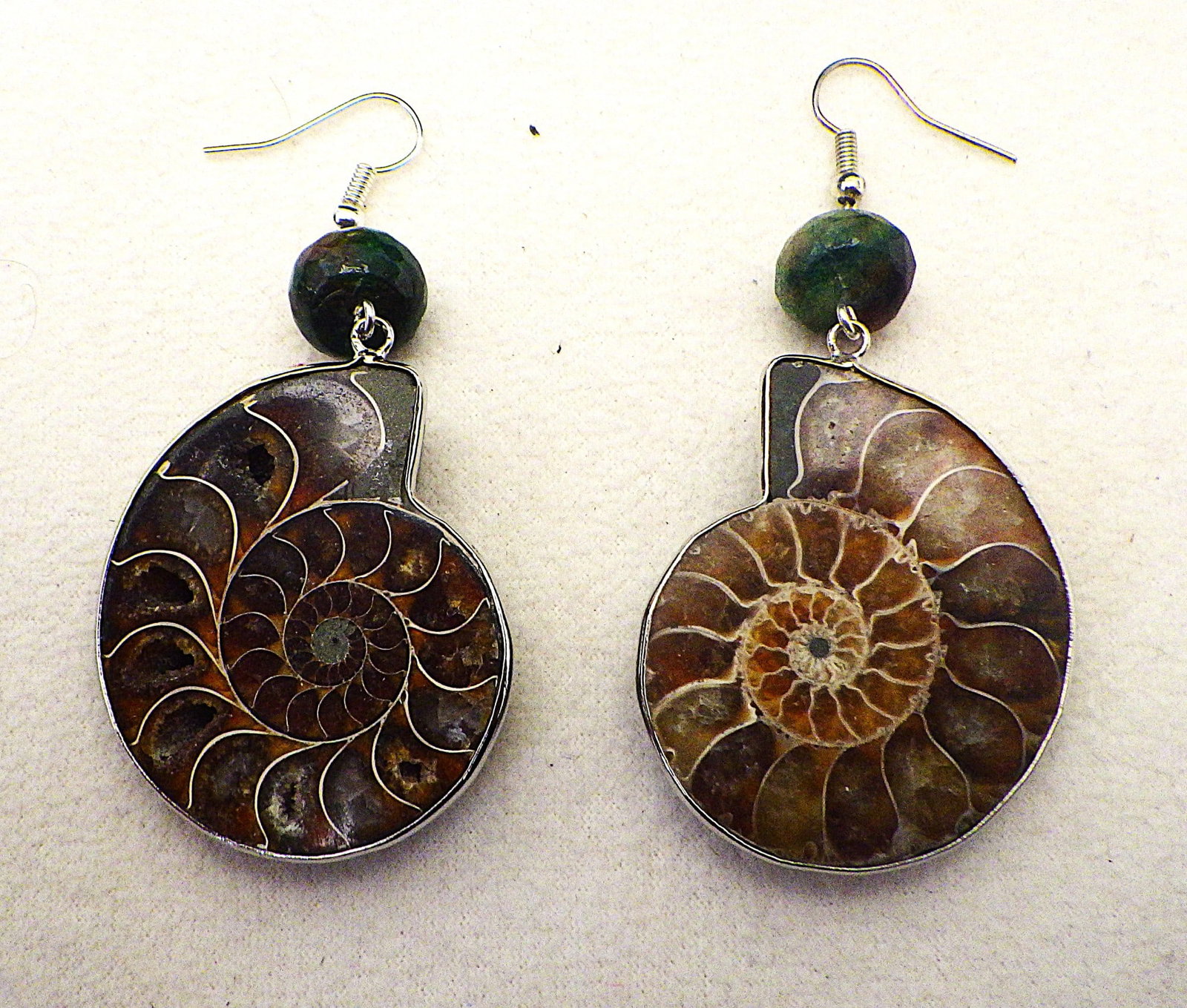 Necklace, Bracelet & Earrings With Jade and Ammonites In Ammonite Box - 3