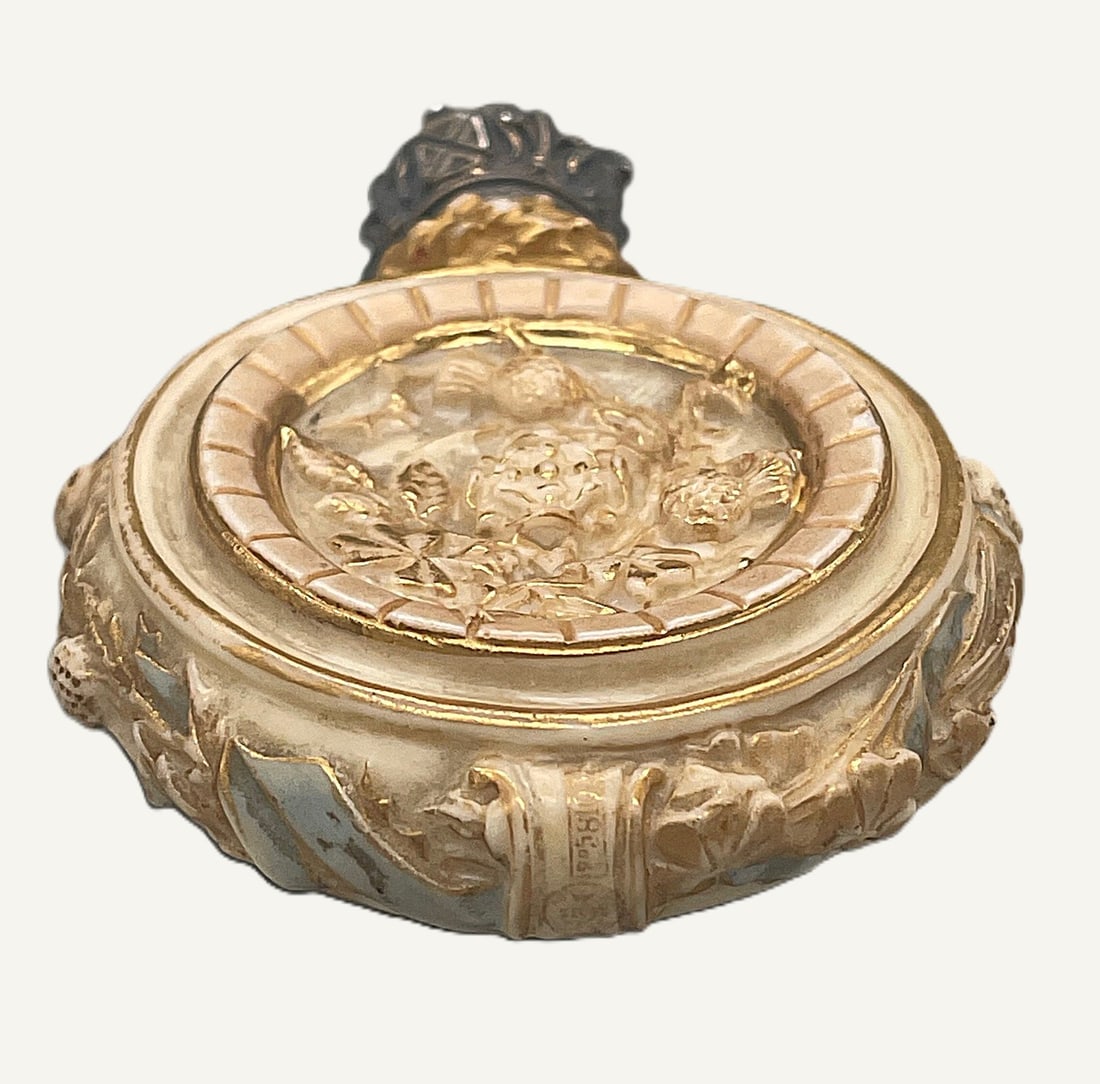 Royal Worcester Victoria Golden Jubilee Scent Bottle - 3
