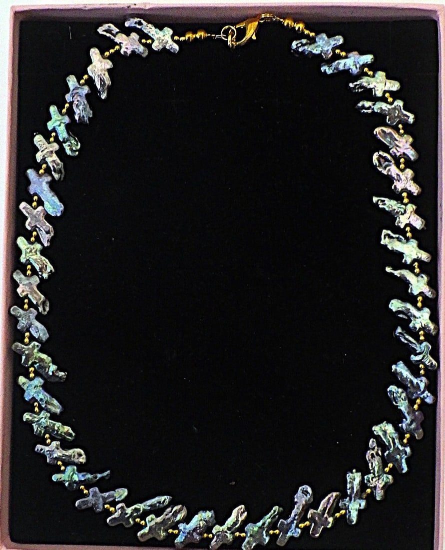 Rare Cross Shaped Cultured Tahitian Pearl Necklace: Title: Rare Cross Shaped Cultured Tahitian Pearl Necklace Description: A fascinating and very rare necklace consisting of natural, cultured, cross-shaped, grey Tahitian pearls with excellent