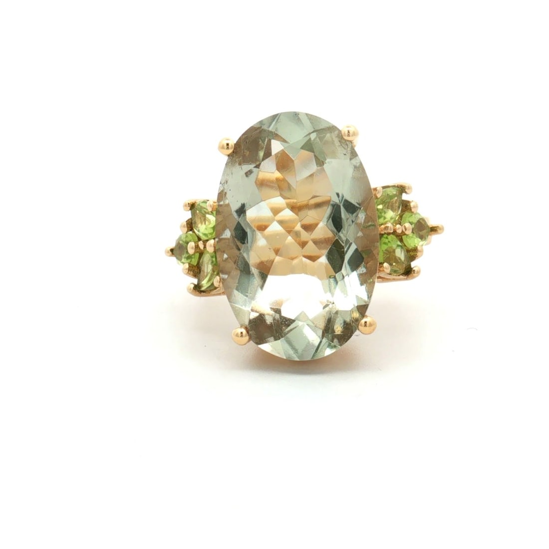 HRD Certified Green Amethyst & Peridot Ring – 925 Sterling Silver: Title: HRD Certified Green Amethyst & Peridot Ring – 925 Sterling Silver Description: A fine 925 Sterling Silver ring featuring a large oval Green Amethyst centre stone complemented by