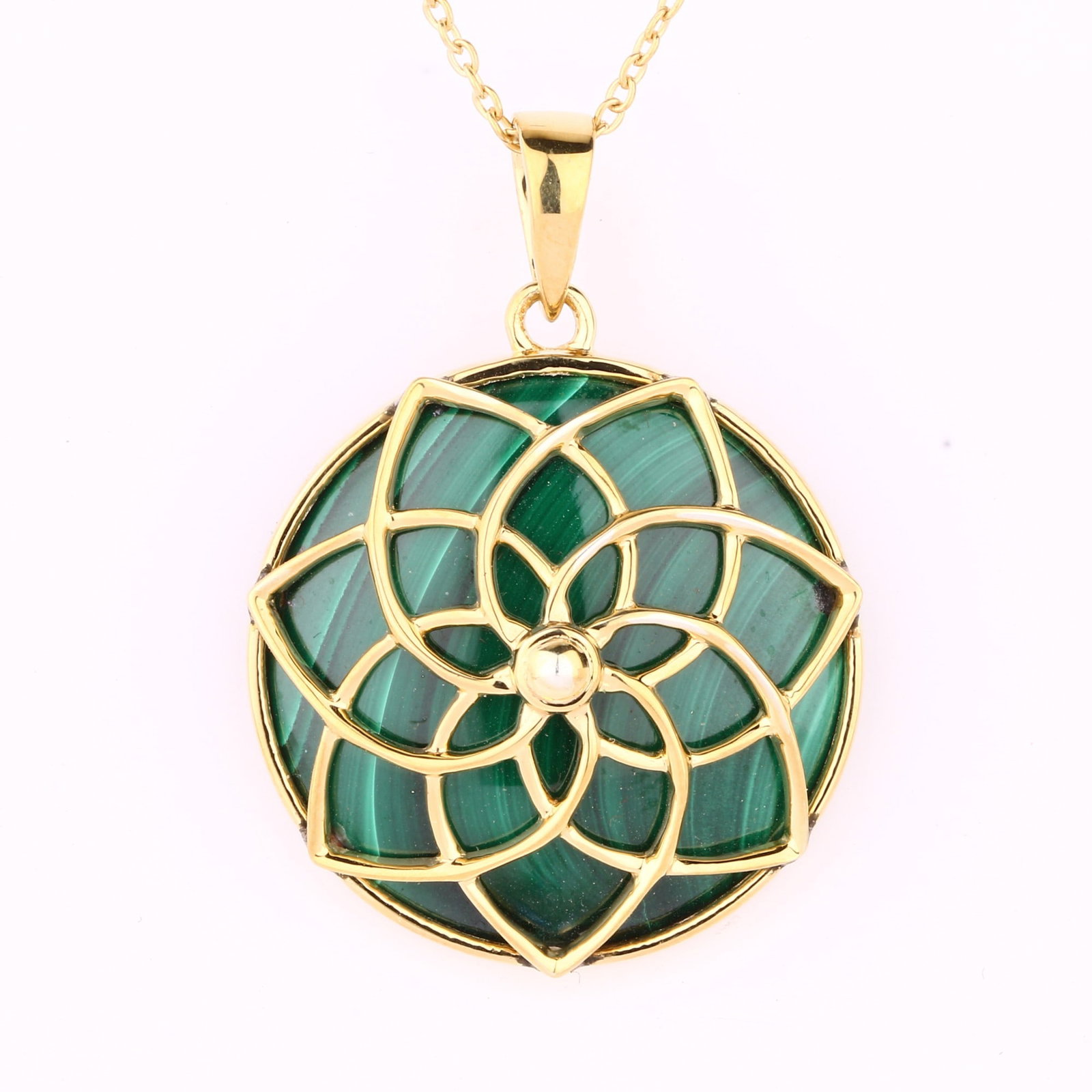 HRD Certified Malachite Cabochon Pendant With Cable Chain – 925 Sterling Silver: Title: HRD Certified Malachite Cabochon Pendant With Cable Chain – 925 Sterling Silver Description: A fine 925 Sterling Silver pendant featuring a round Malachite cabochon gemstone, finished