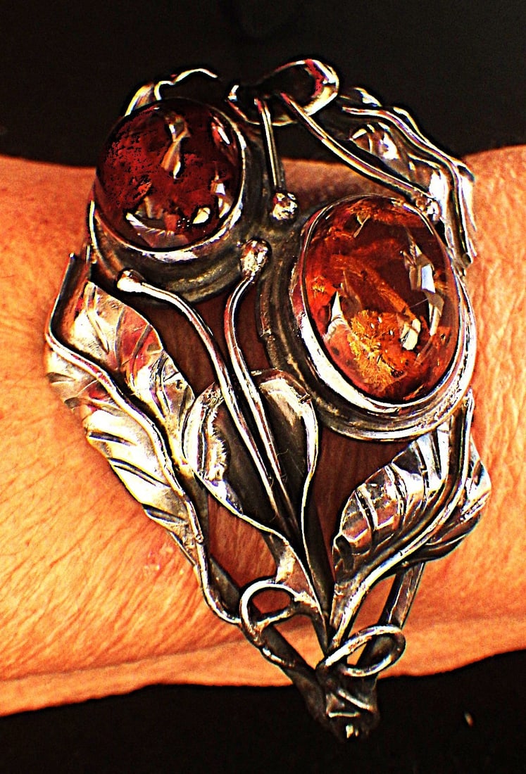 Art Nouveau Sterling Silver Baltic Amber Bangle - 4