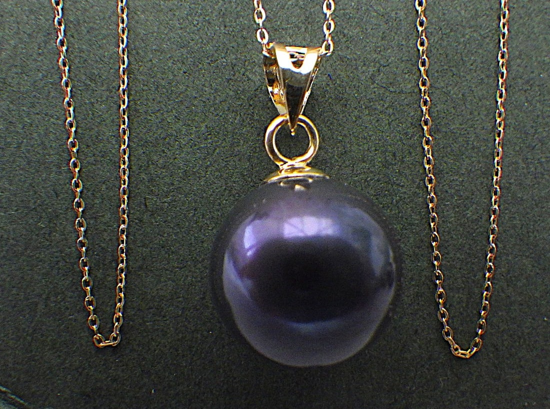 Title: 14 K Gold Pendant & Earrings With Round Tahitian Pearls 10 mm Description: A beautiful pair - 3
