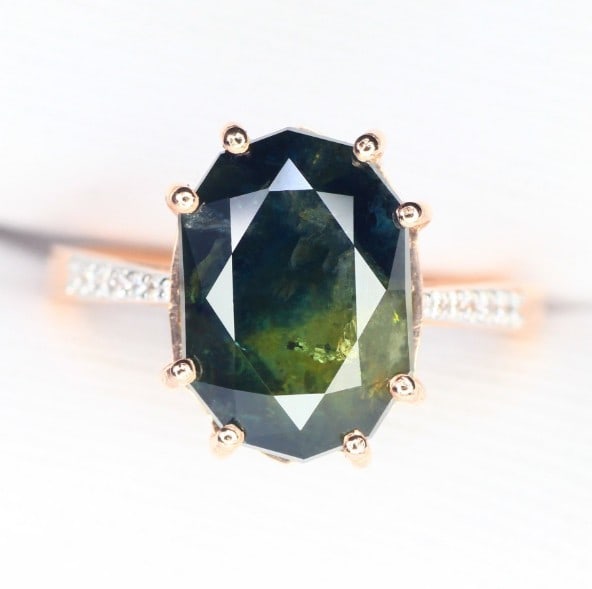 Ring - 14 kt. Rose Gold, 4.09 Grams GFCO Certified Bi-Colour - 8.38ct. tw. Sapphire - Diamond -: Title: Ring - 14 kt. Rose Gold, 4.09 Grams GFCO Certified Bi-Colour - 8.38ct. tw. Sapphire - Diamond - Description: Centre stone Variety ------> Natural Bi-Color Sapphire Shape -------> Fancy