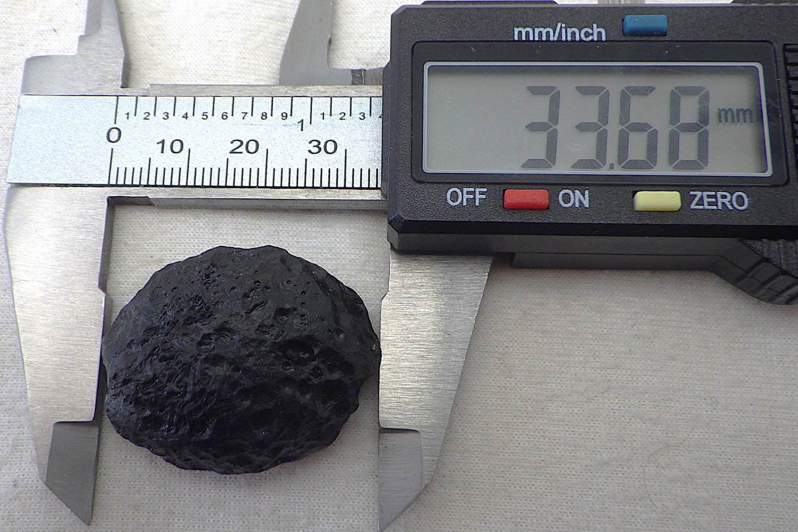 Rare Philippinite Tektite 17 g - 3