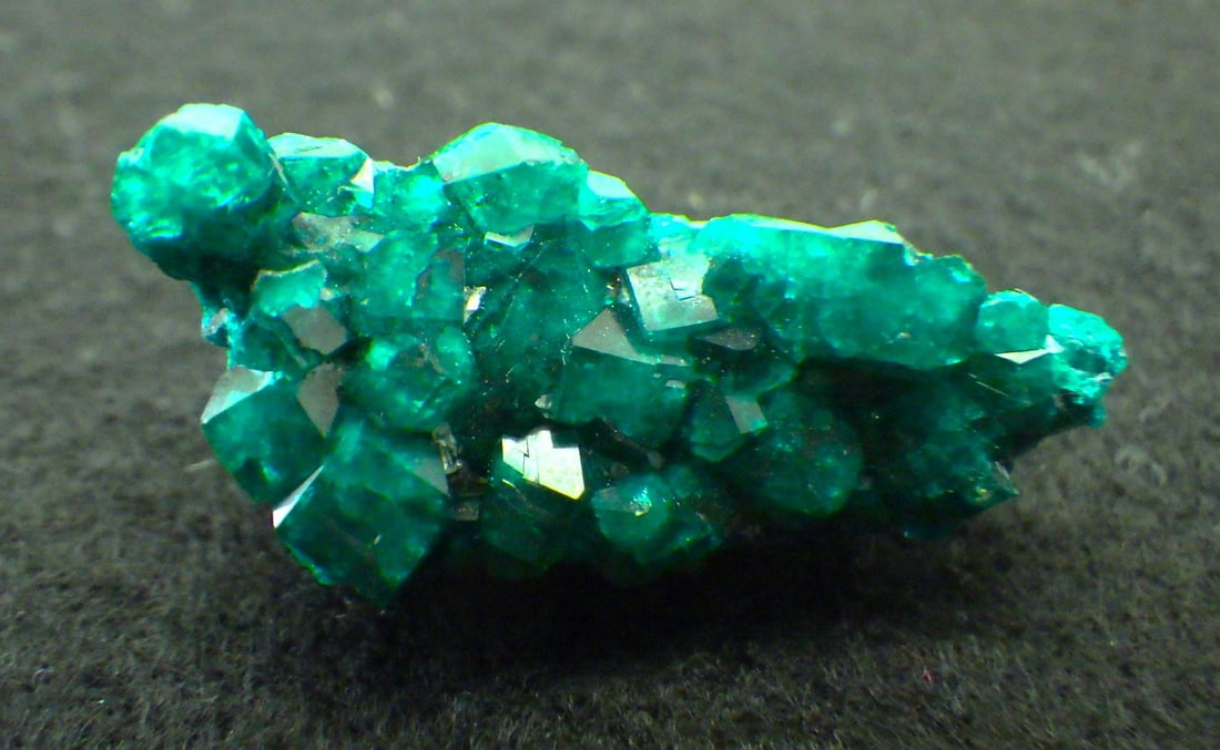 Natural Russian Diopside With Terminated Crystals 27 Carats - 2