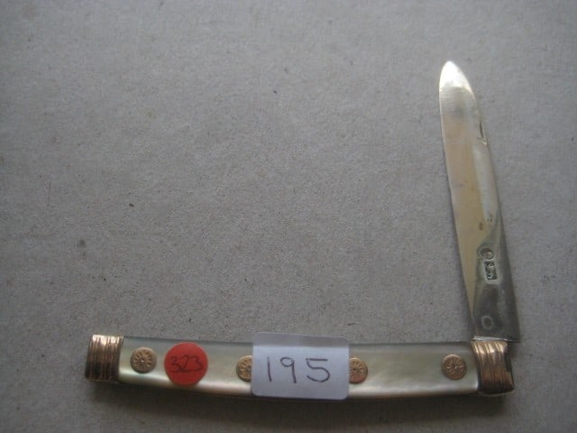 Rare George III Gold Mounted Mother of Pearl Hafted Silver Bladed Folding Fruit Knife: Title: Rare George III Gold Mounted Mother of Pearl Hafted Silver Bladed Folding Fruit Knife Description: Rare George III Gold Mounted Mother of Pearl Hafted Silver Bladed Folding Fruit Knife. 