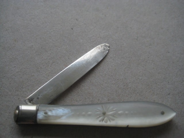 Edwardian Mother of Pearl Hafted Silver Bladed Folding Fruit Knife - 2