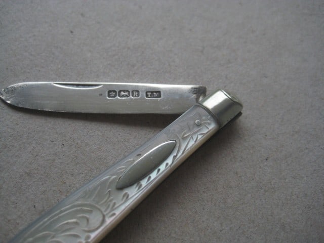 Edwardian Mother of Pearl Hafted Silver Bladed Folding Fruit Knife - 4