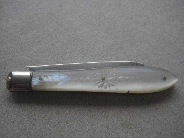 Edwardian Mother of Pearl Hafted Silver Bladed Folding Fruit Knife - 7